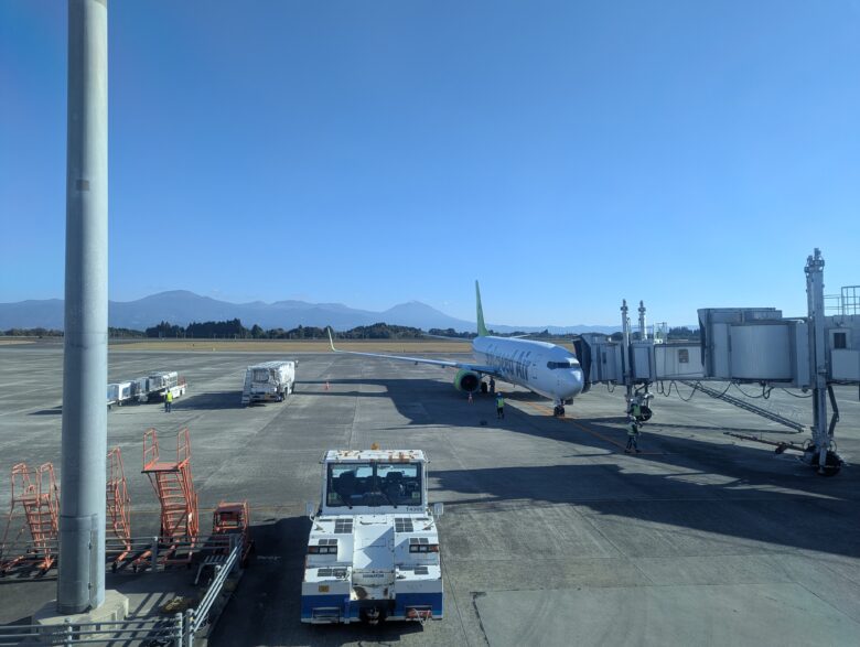 乗り継ぎの鹿児島空港から霧島連山