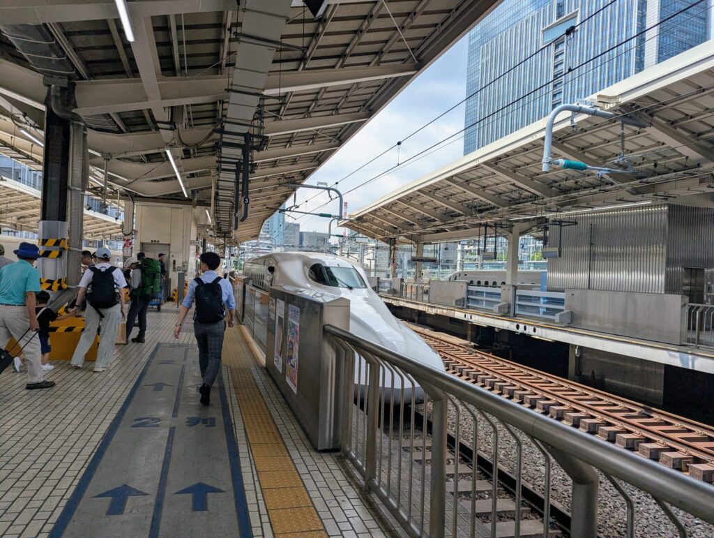JR新幹線プラットフォーム東京駅