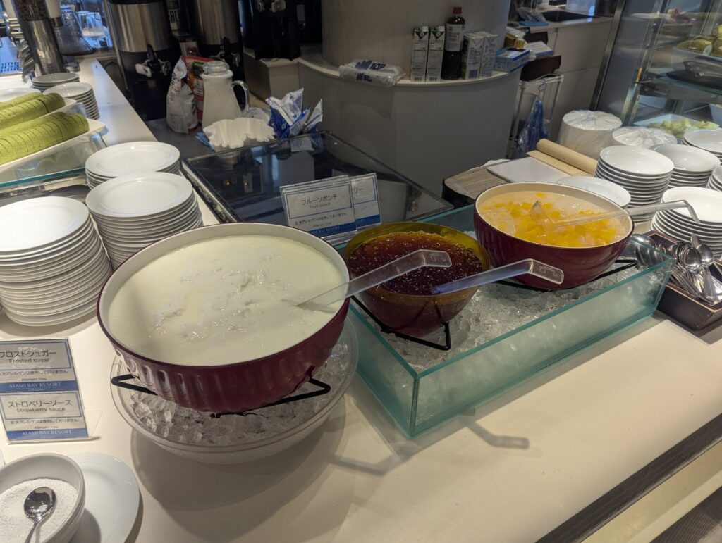 熱海後楽園ホテル朝食のヨーグルトデザートコーナー