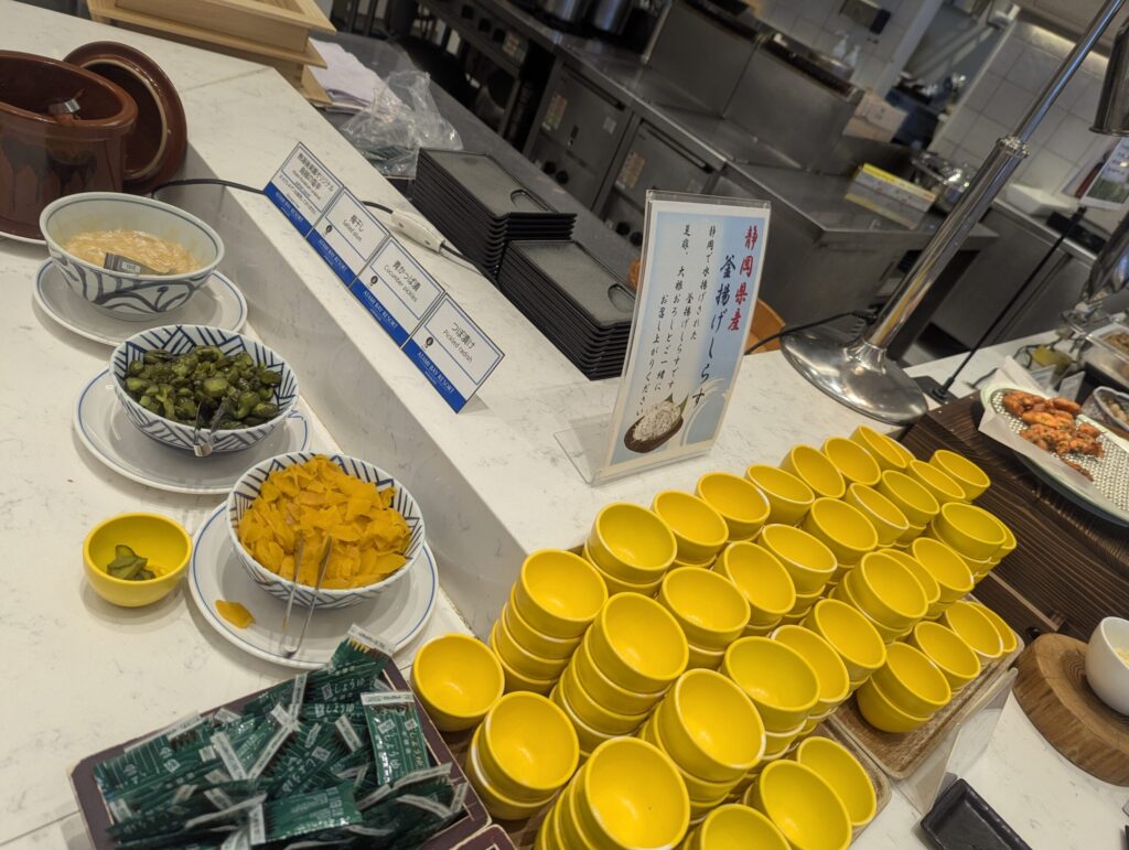 熱海後楽園ホテル朝食の静岡県産・釜揚げしらすコーナー