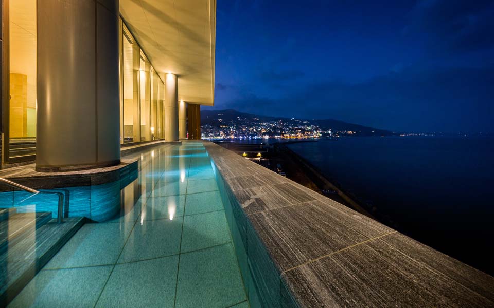 オーシャンスパFuua 立ち湯 夜景イメージ：公式提供写真