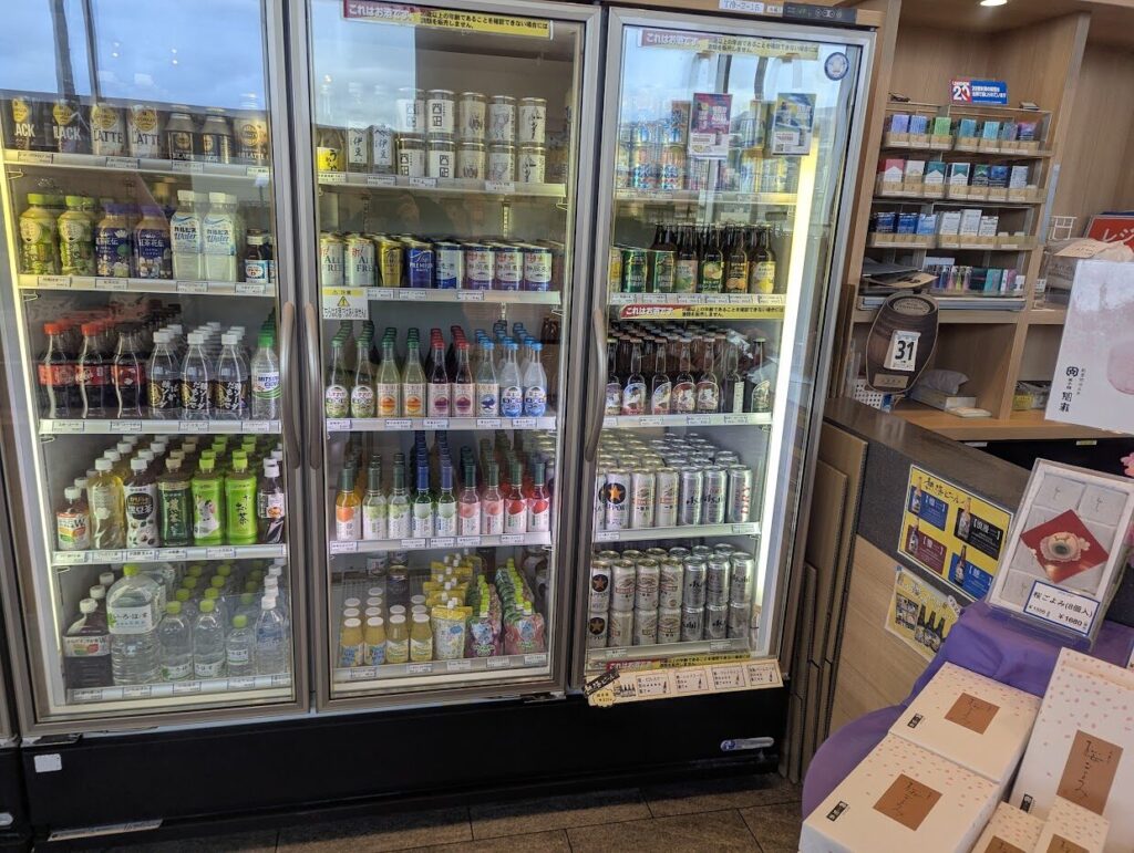 熱海後楽園ホテル館内売店のドリンク・飲み物コーナー