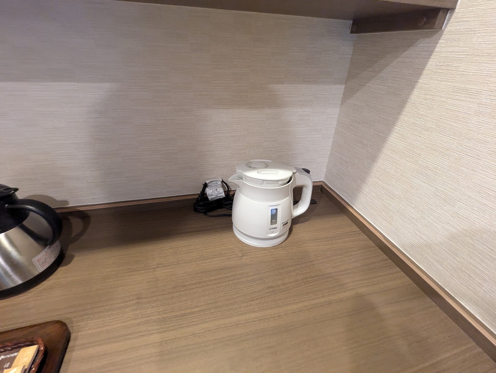 鵜匠の家 すぎ山の客室に置かれていた電気ポット