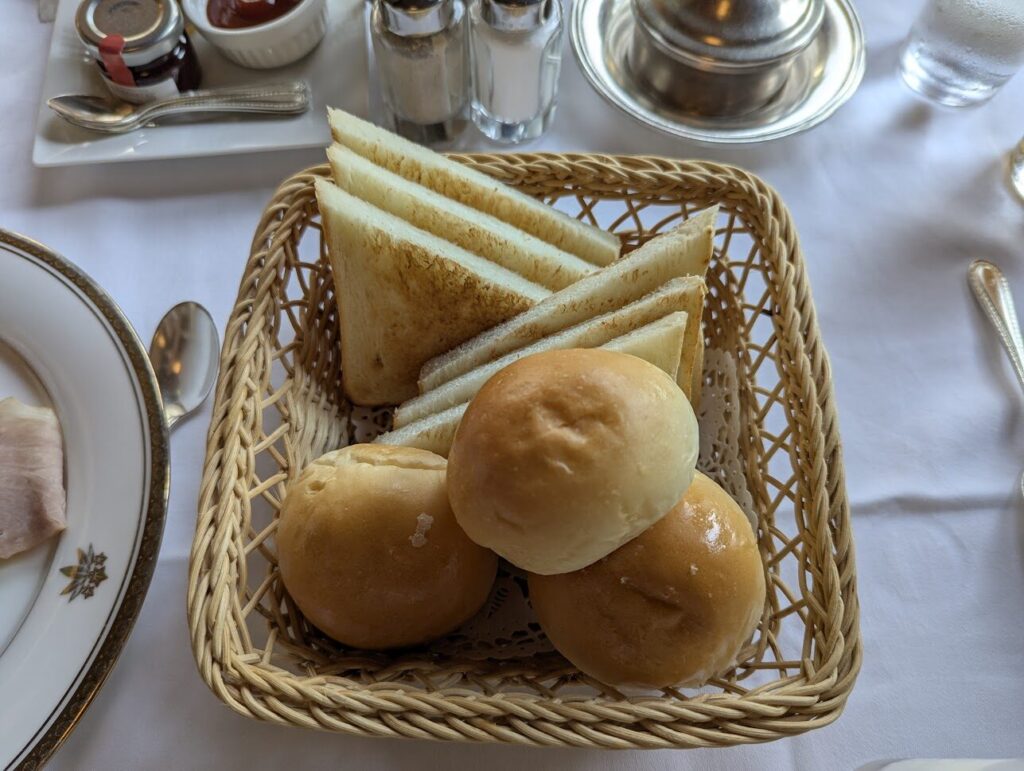 パンとロールパン