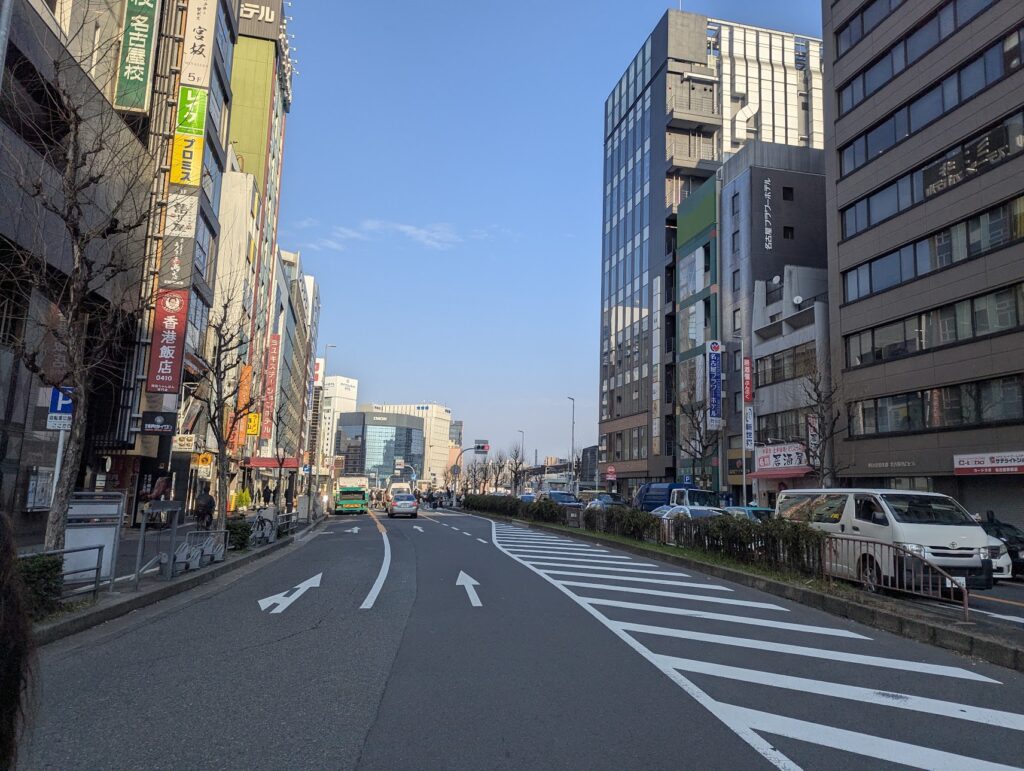 名古屋駅周辺の街並みと名鉄グランドホテルの建物