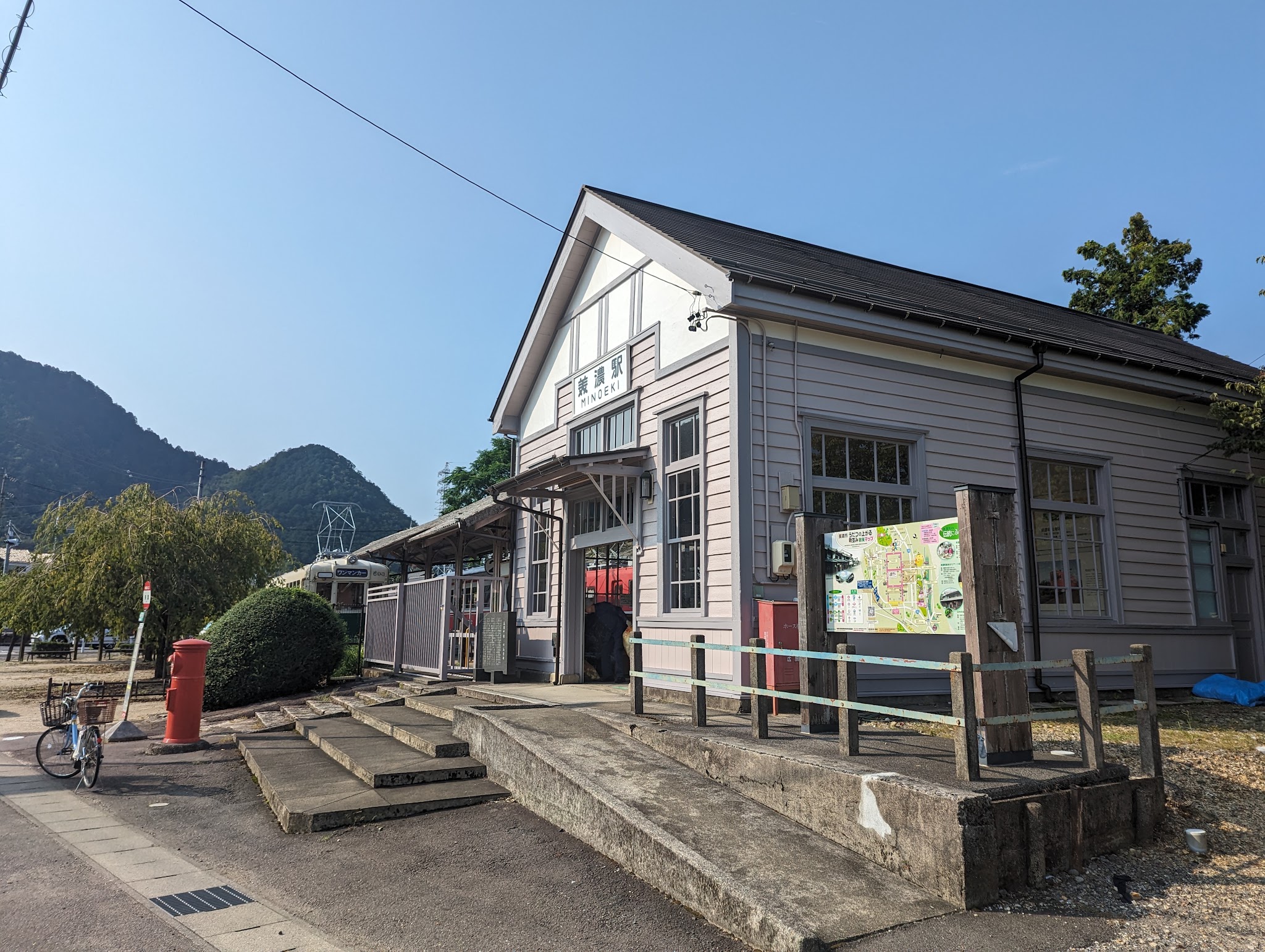 旧名鉄美濃駅の木造駅舎