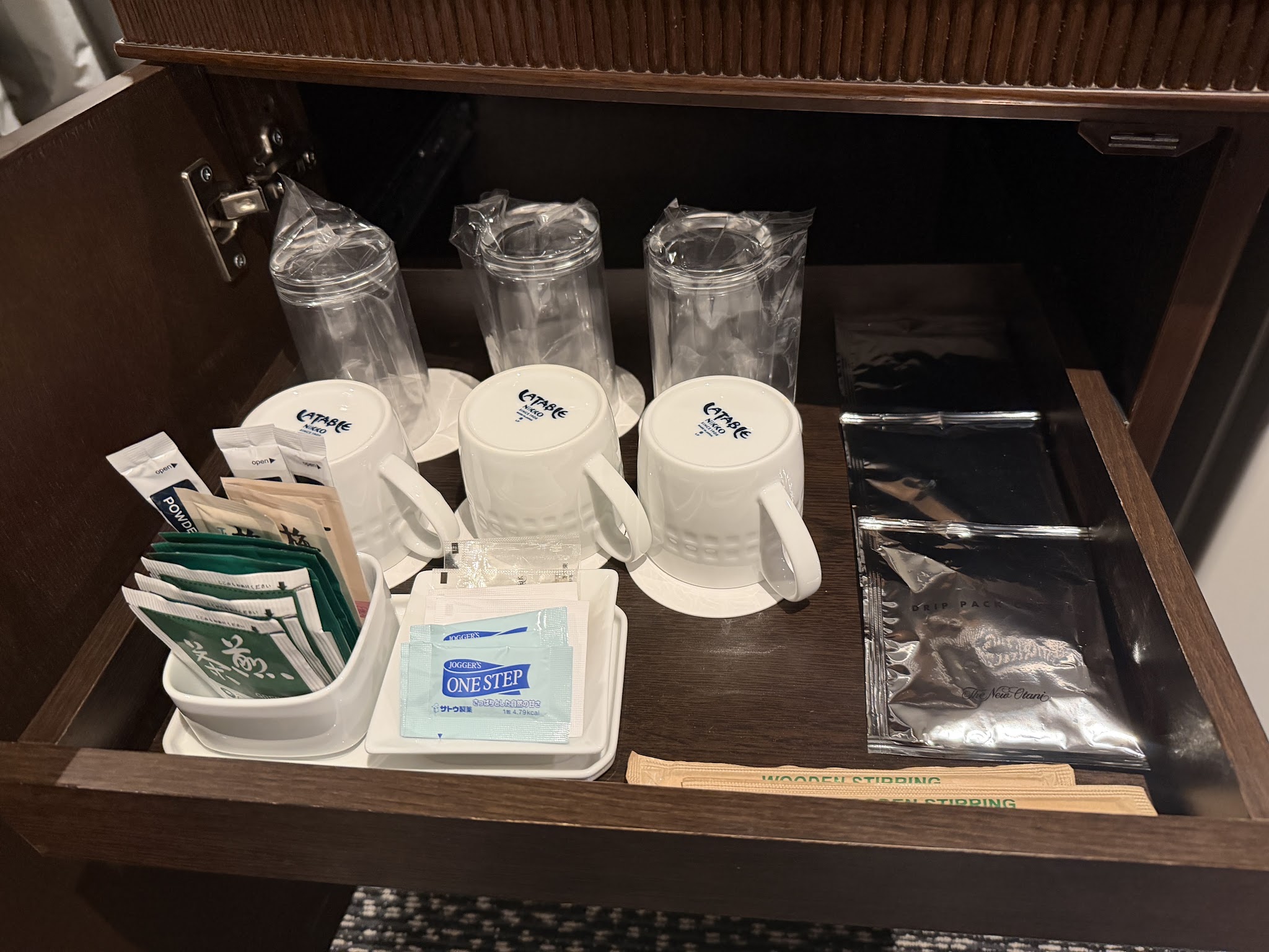 カップ、グラス、お茶やコーヒー