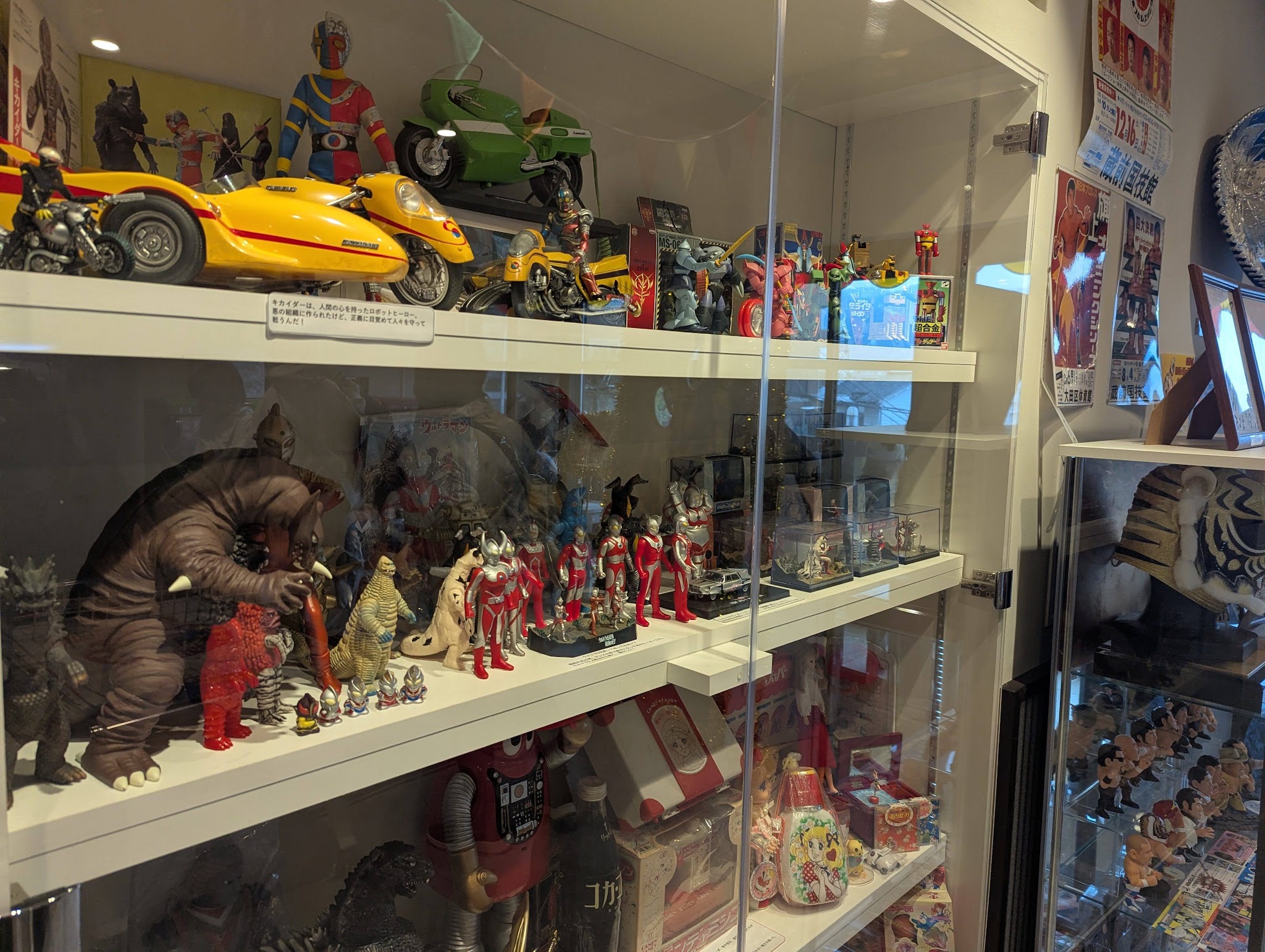特撮ヒーローや怪獣などのフィギュア