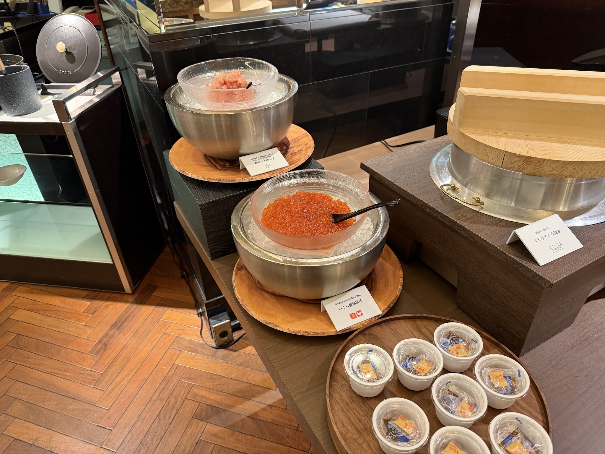いくら醤油漬け、辛子明太子とご飯のコーナー